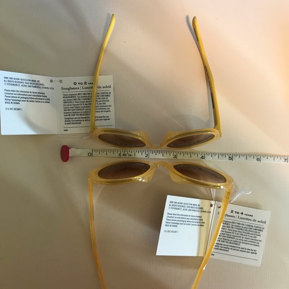 New Janie and Jack Sunglasses 0-2 or 2-4 years, block 95%UVB & 60%UVA. Yellow. - Picture 4 of 4